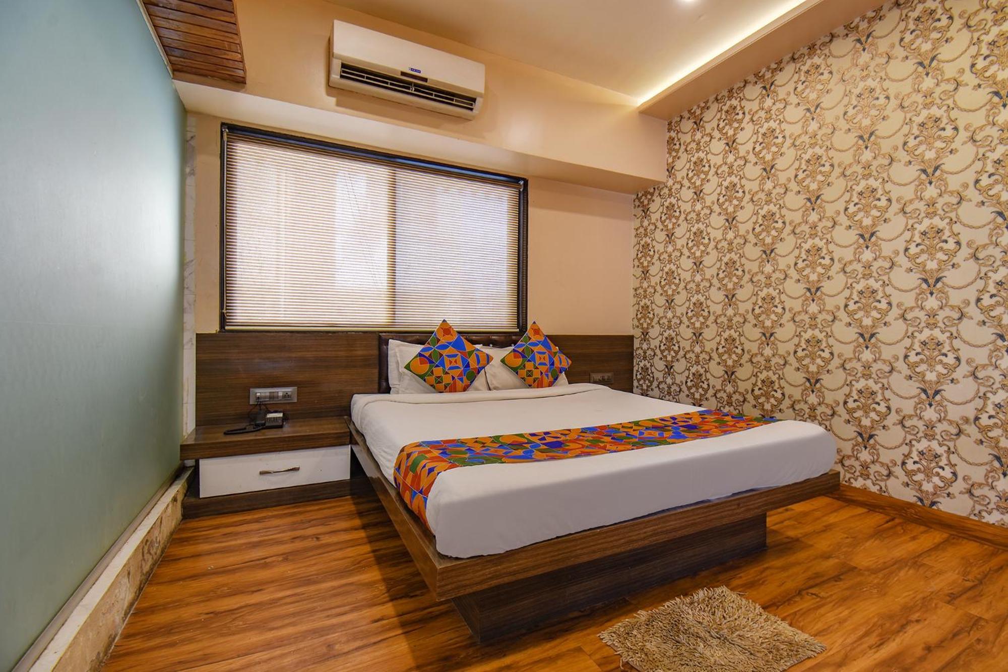 Hotel Fabexpress Glory - Nr Skywalk Bridge Pimpri-Chinchwad Esterno foto