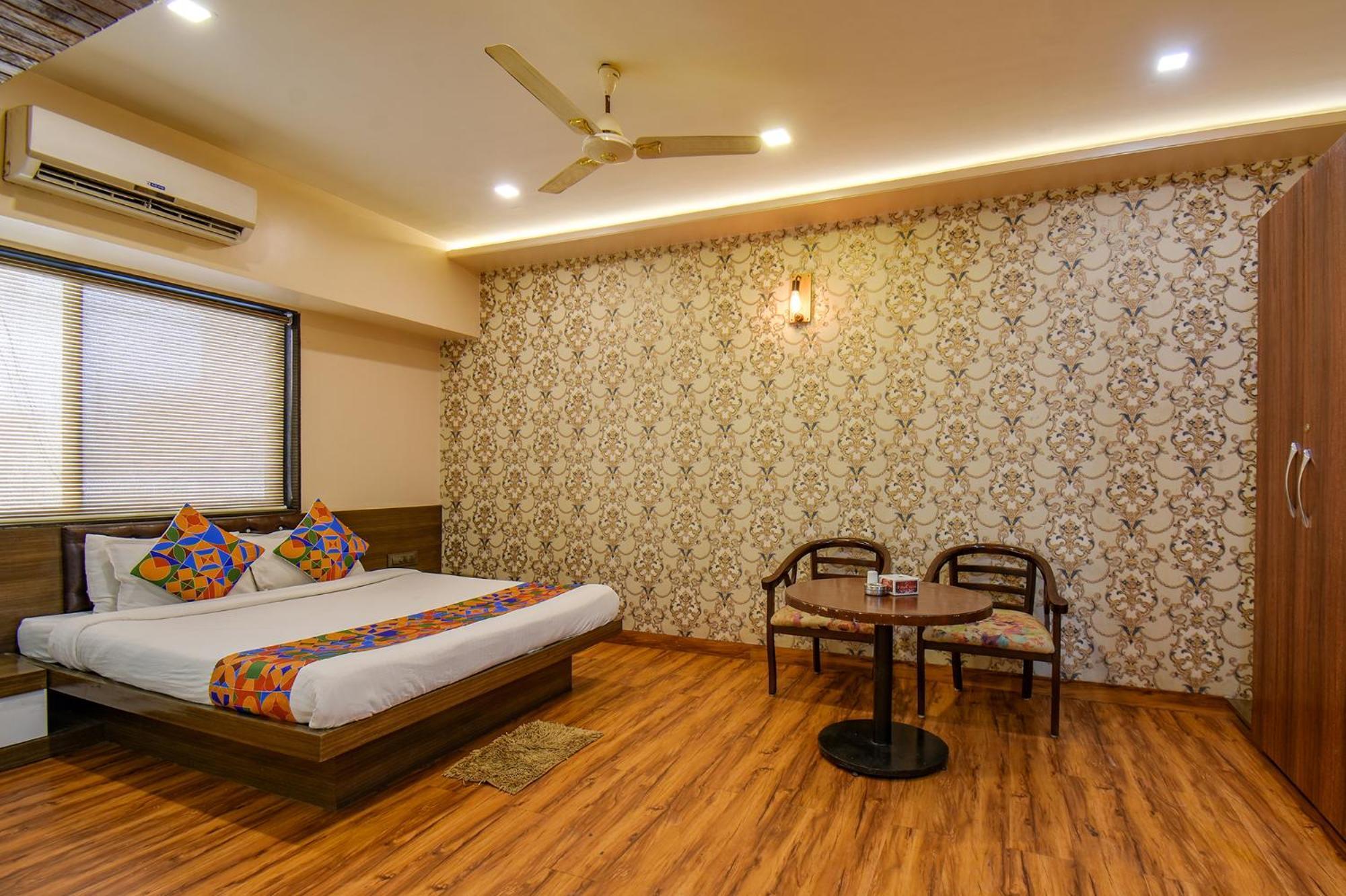Hotel Fabexpress Glory - Nr Skywalk Bridge Pimpri-Chinchwad Esterno foto