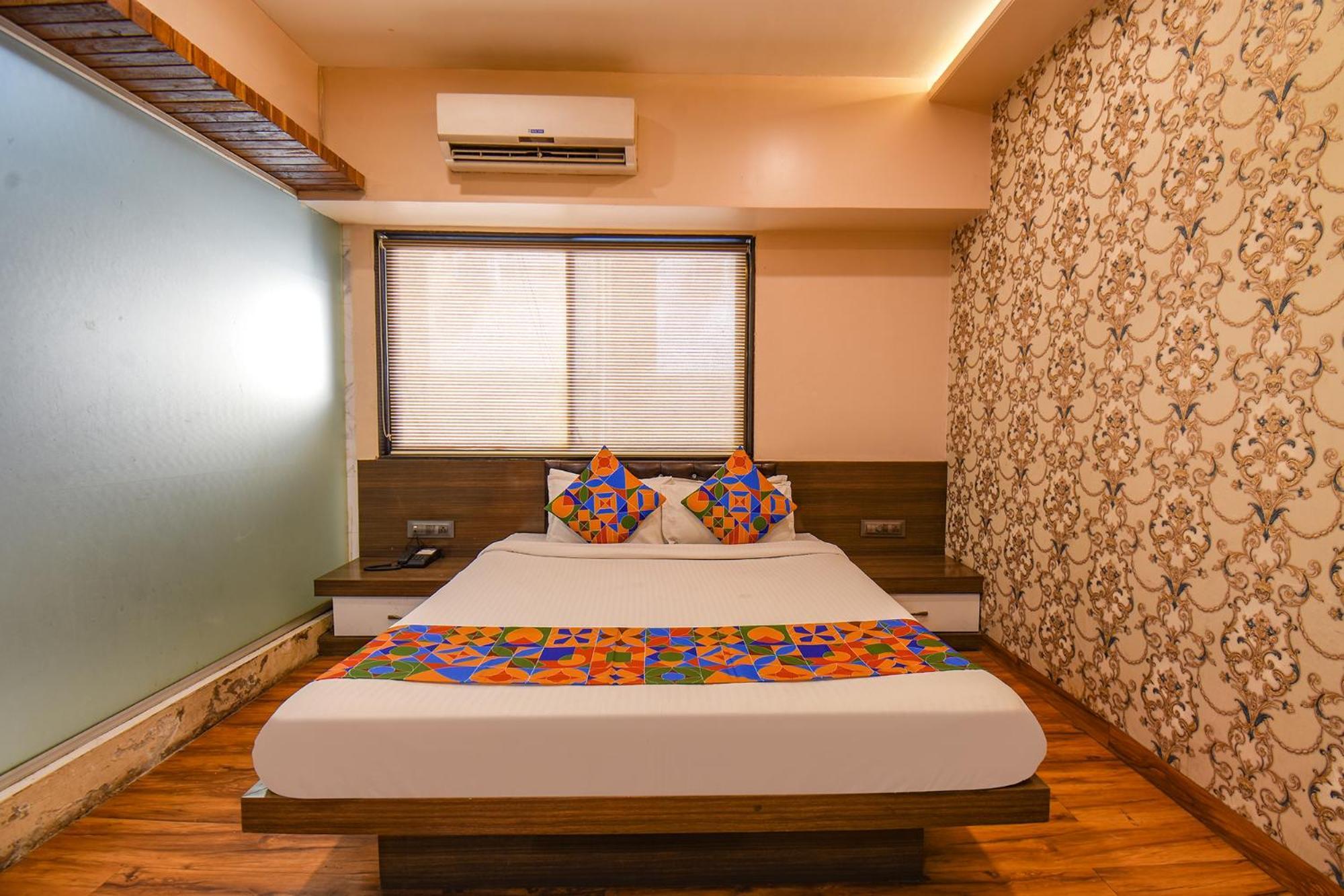 Hotel Fabexpress Glory - Nr Skywalk Bridge Pimpri-Chinchwad Esterno foto