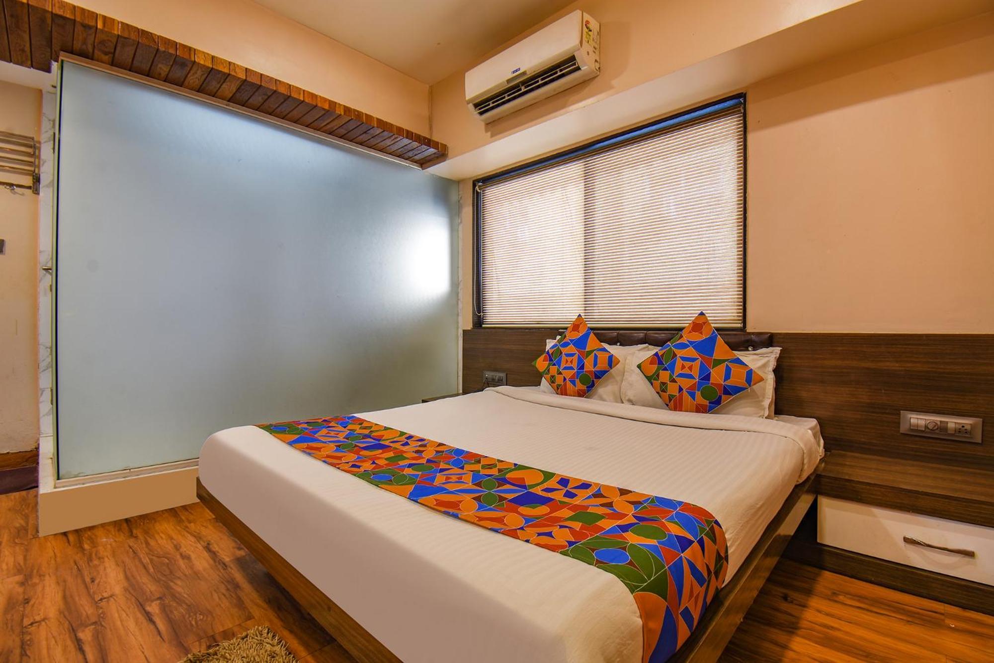 Hotel Fabexpress Glory - Nr Skywalk Bridge Pimpri-Chinchwad Esterno foto