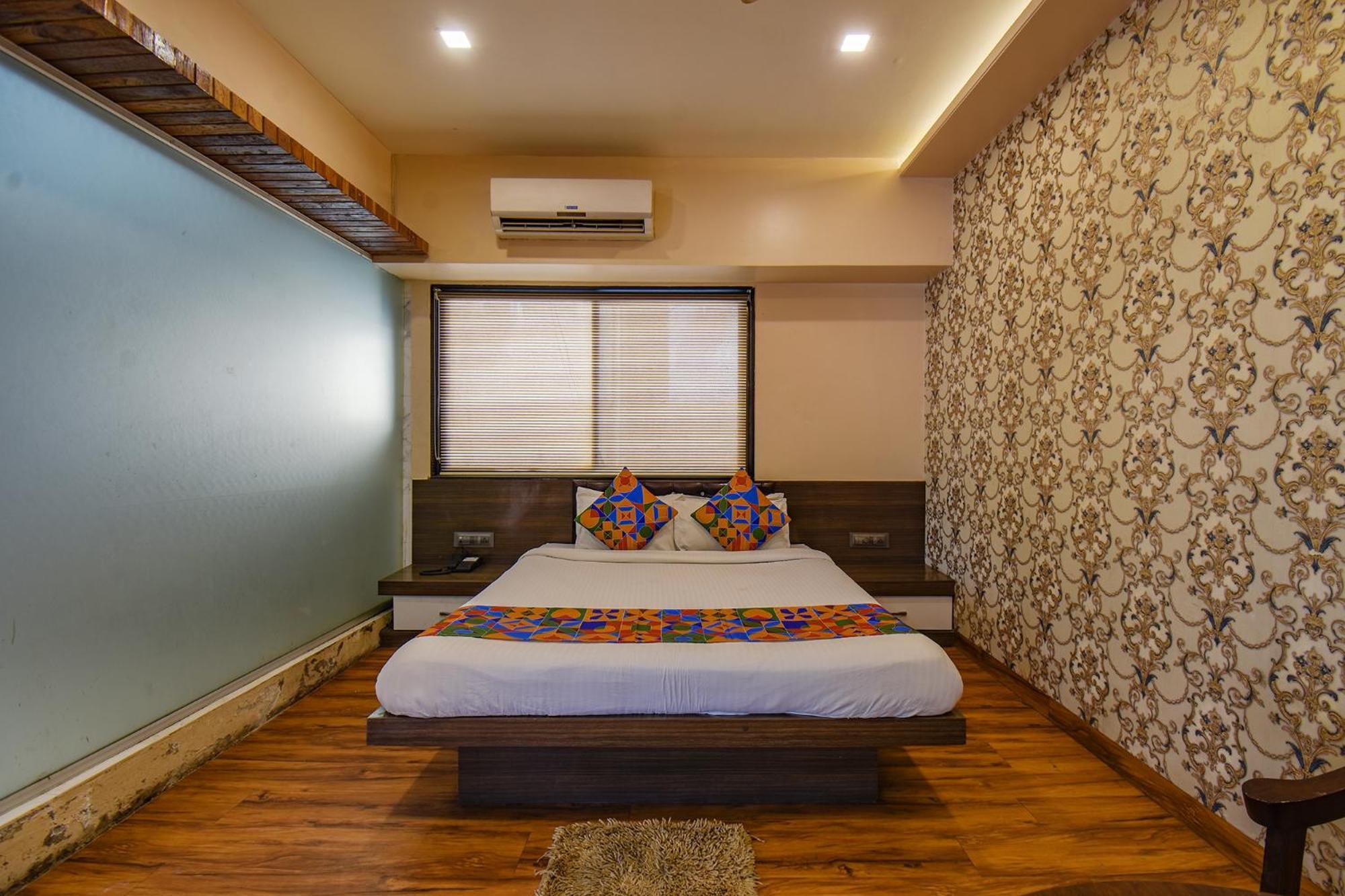 Hotel Fabexpress Glory - Nr Skywalk Bridge Pimpri-Chinchwad Esterno foto
