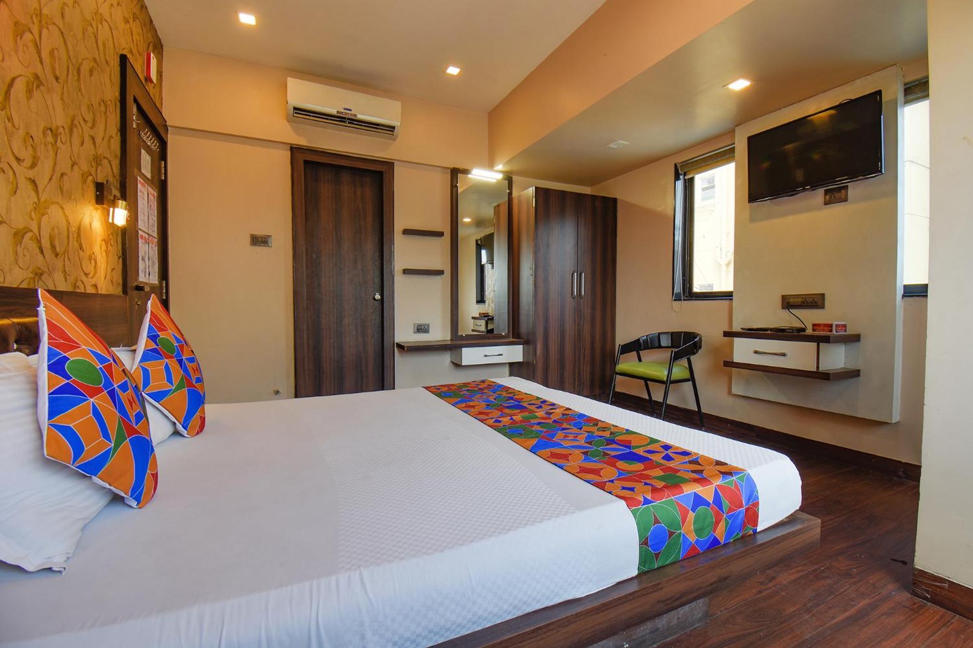 Hotel Fabexpress Glory - Nr Skywalk Bridge Pimpri-Chinchwad Esterno foto
